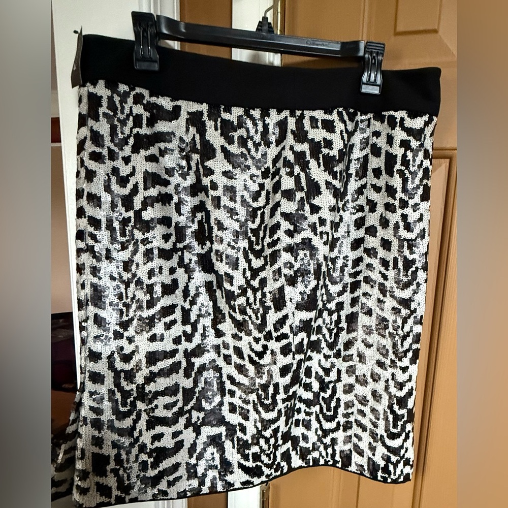 NWT The Limited Black and White Animal Print Pencil Skirt. All Sequin